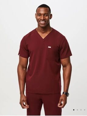 FIGS Leon Three-Pocket Scrub Top™